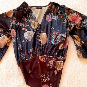 Zara Velvet Flower Print body suite/blouse S, seamless bottom, hardly worn